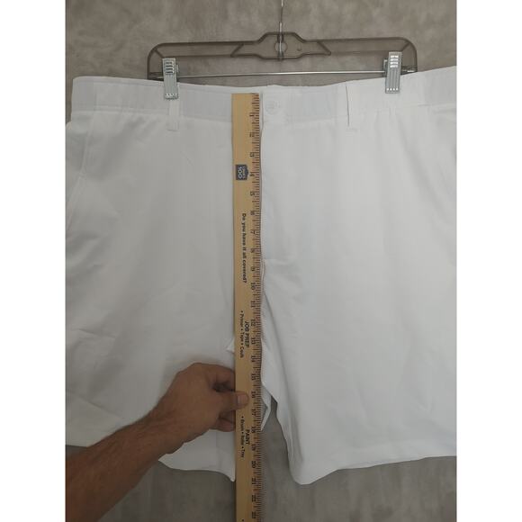 Under Armour, NWT, Mens Golf Shorts White, Size 42 Inseam 10" Pockets Retail $70 - Picture 6 of 14